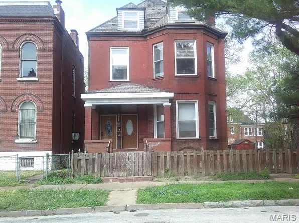 3237 Barrett St, Saint Louis, MO 63107