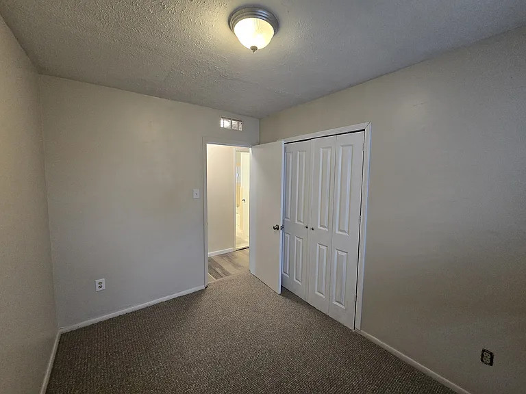 20083 Salem St — Photo 10