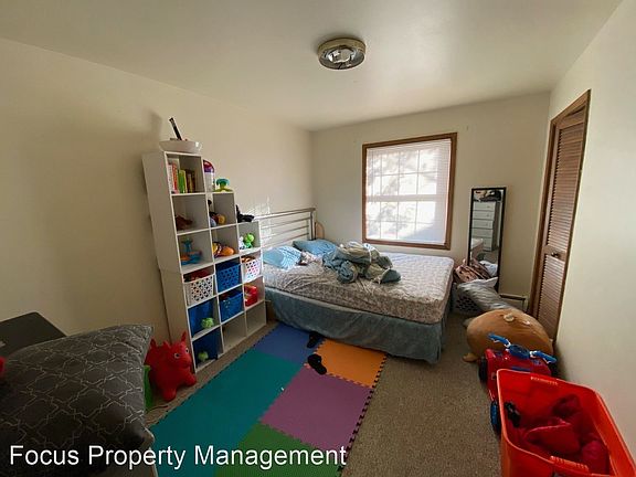 4th image of 505 S Van Buren St #118