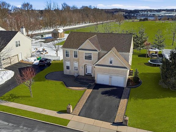 3rd image of 103 Tatham Rd