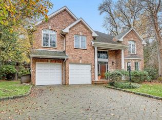 8 Rutgers St, Closter, NJ 07624