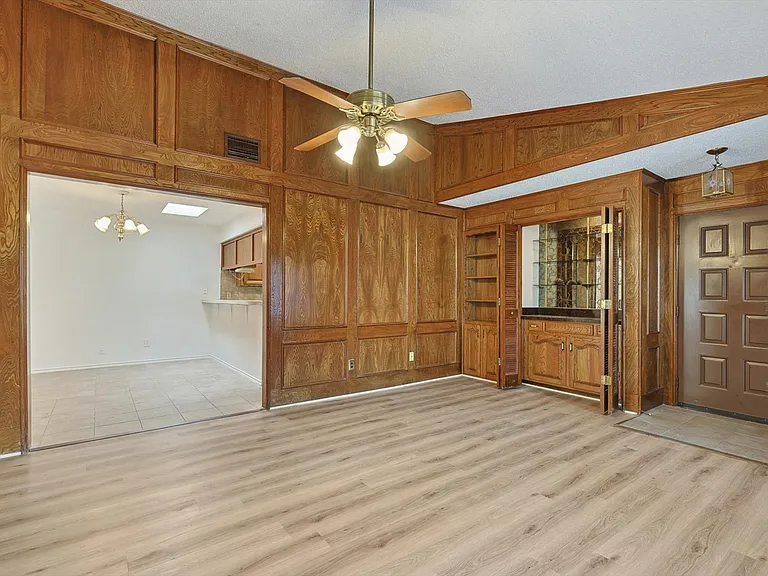 5137 Shoregate Dr — Photo 17