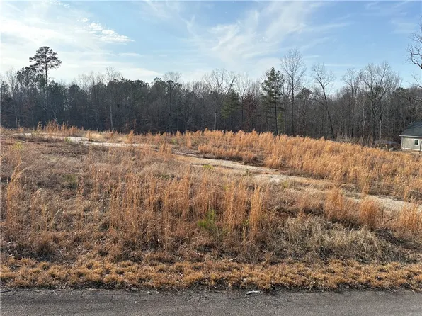 540 Paramount Dr, Seneca, SC 29678