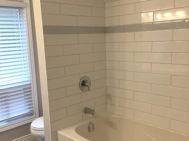 692 Lincoln Rd — Photo 6