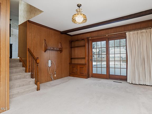 5th image of 56 Bayberry Road