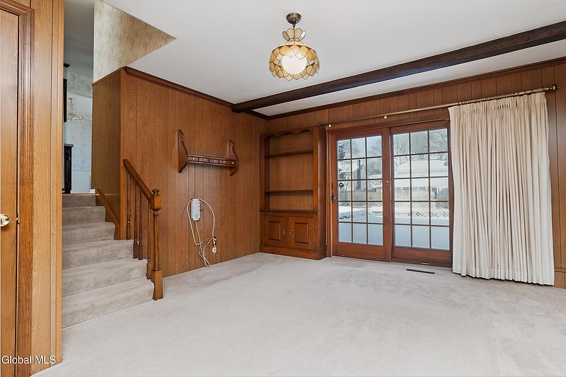 5th image of 56 Bayberry Road