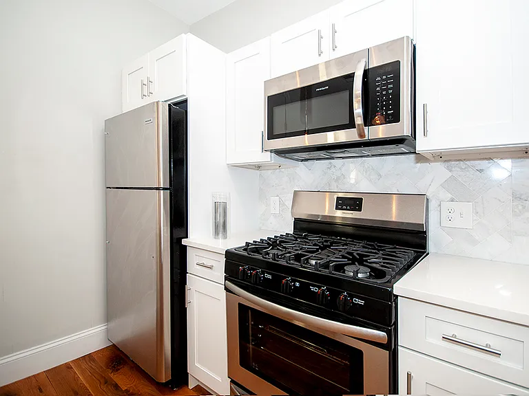 205 Marion St #2 — Photo 1