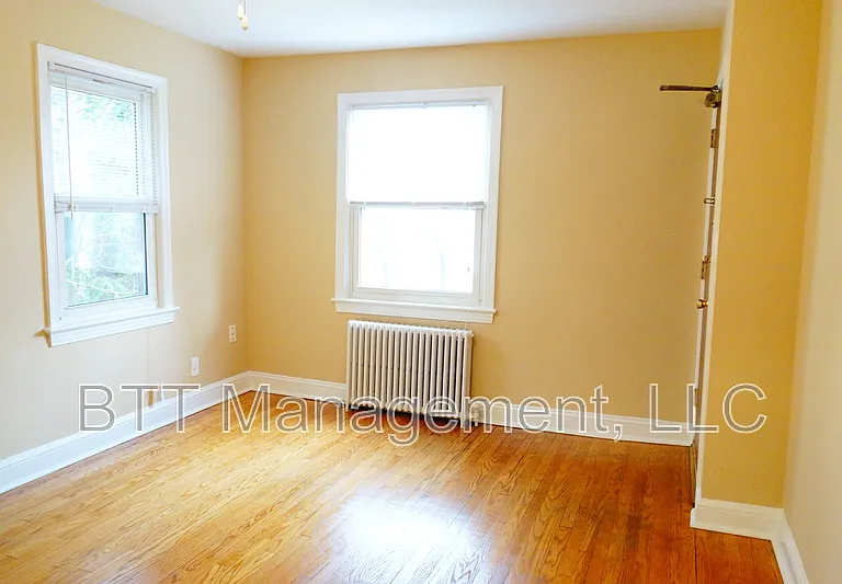 8210 Greenwood Ave #4 — Photo 11