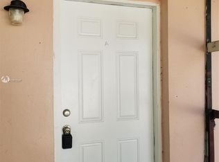 204 SE 10th St #1-2, Hallandale, FL 33009