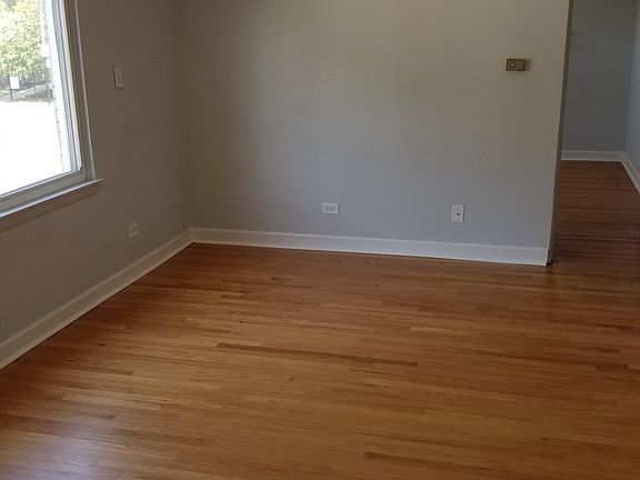 2nd image of 8701 S Sacramento Ave APT 2