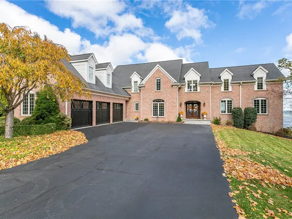 724 Lake Rd, Webster, NY 14580