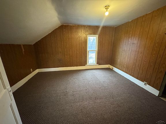 5th image of 709 Atwater St