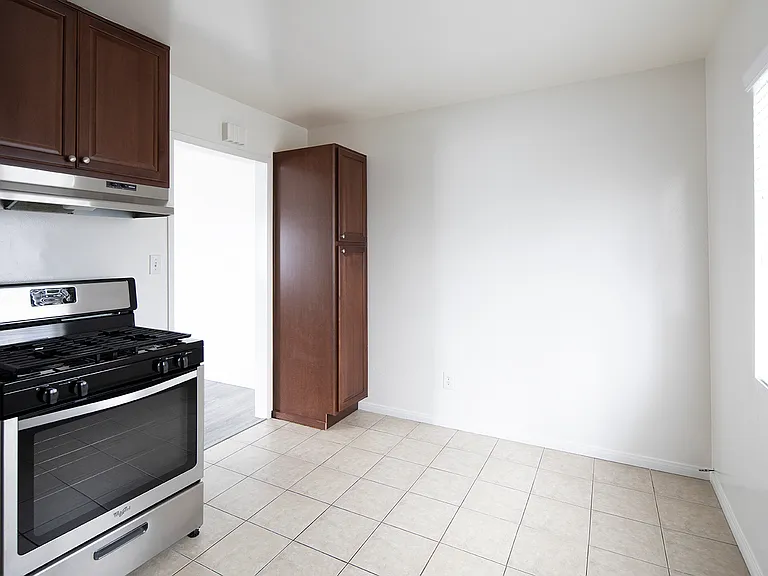 Ocean Palms Apartments — Photo 19
