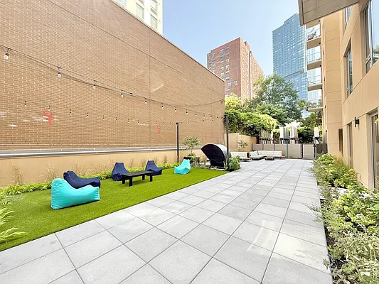 Rented by Watermark Capital Management LLC | media 17