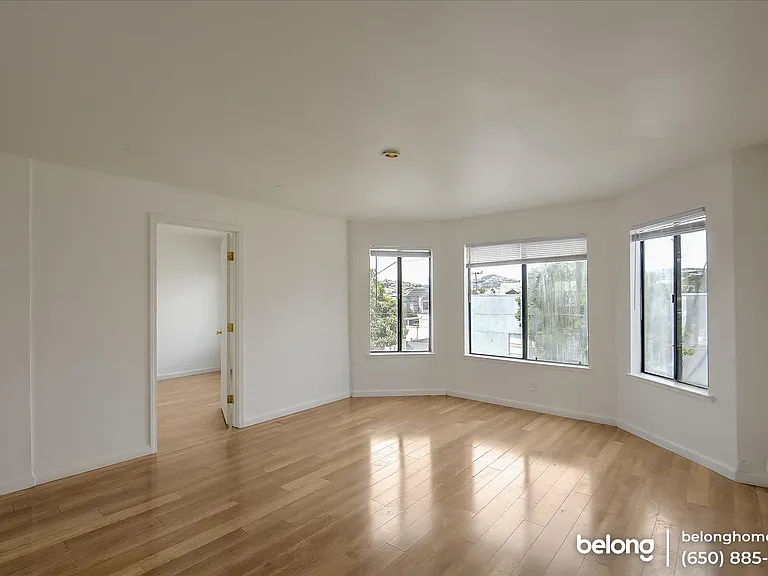 1475 Hawes St #B — Photo 2