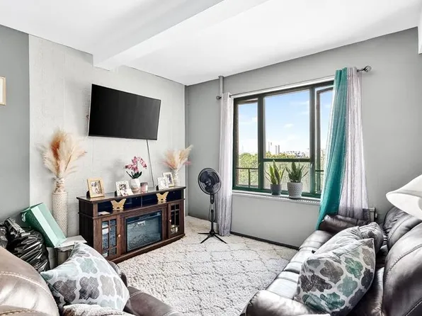 1314 Virginia Avenue image 1 of 4