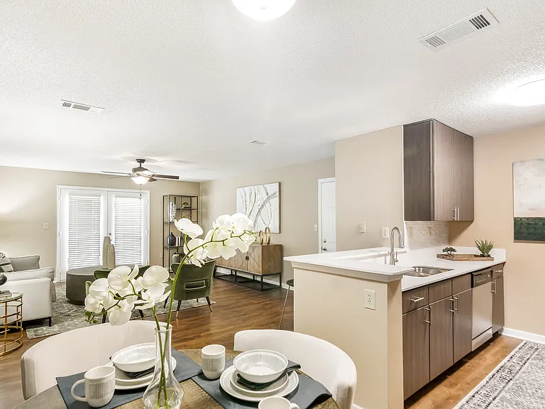 Crossgates Apartment Homes — Photo 3