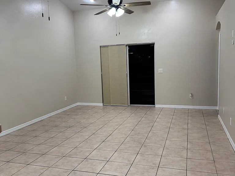 2902 SE Santa Barbara Pl #2902 — Photo 6