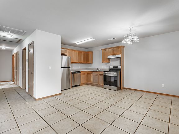 5th image of 417 E Southern Trace Dr