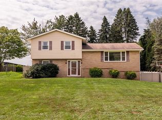 4750 Echoglenn St NW, North Canton, OH 44720