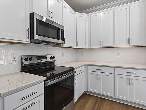 4th image of 2039 Mango St #26