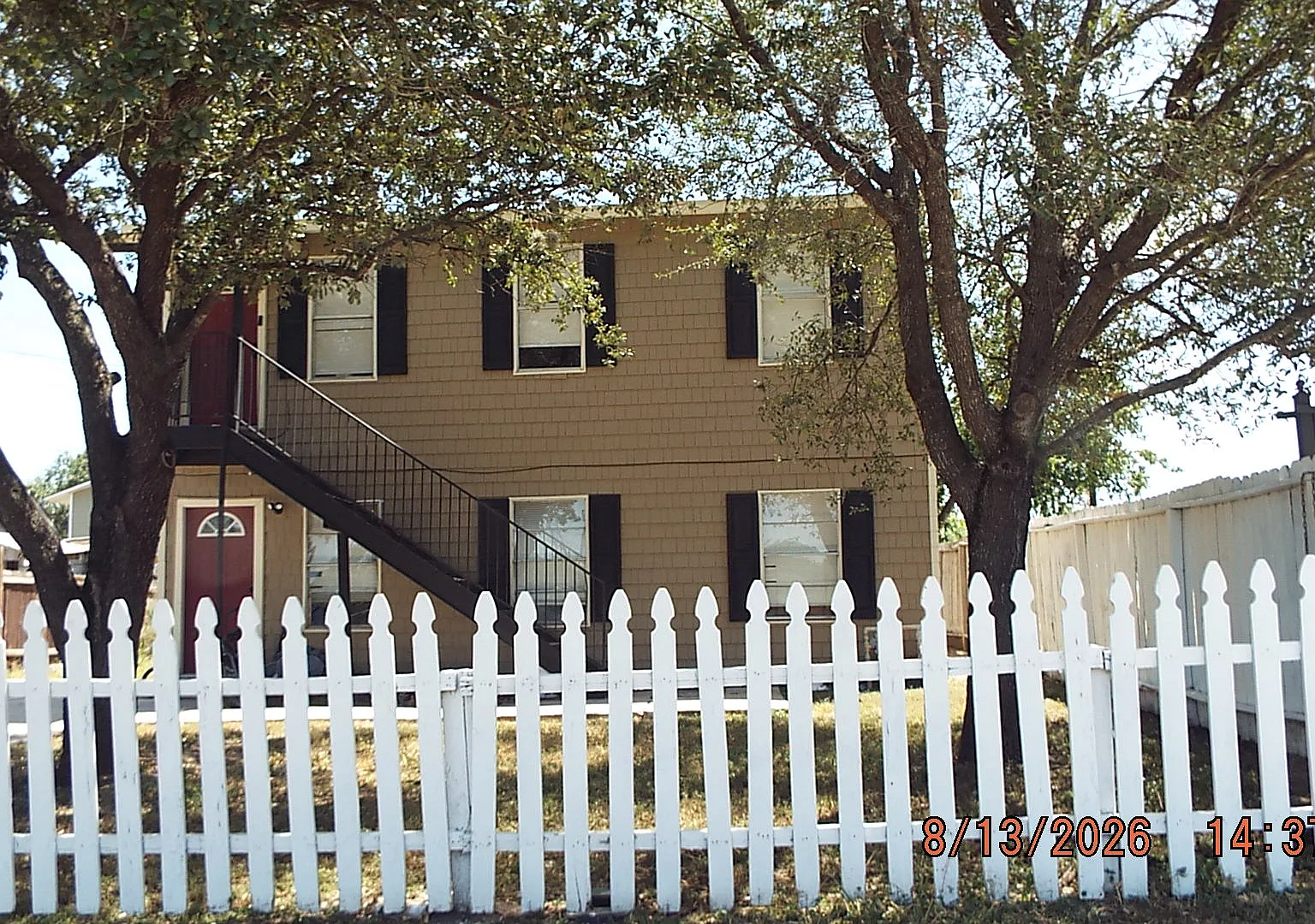 3 bed, $1,395 — Photo 1