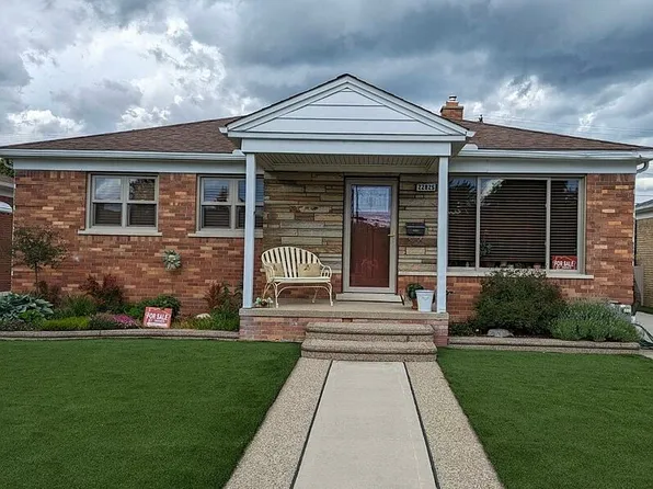 22825 Harper Lake Ave, Saint Clair Shores, MI 48080