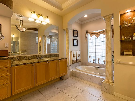 3rd image of 10518 Greensprings Dr