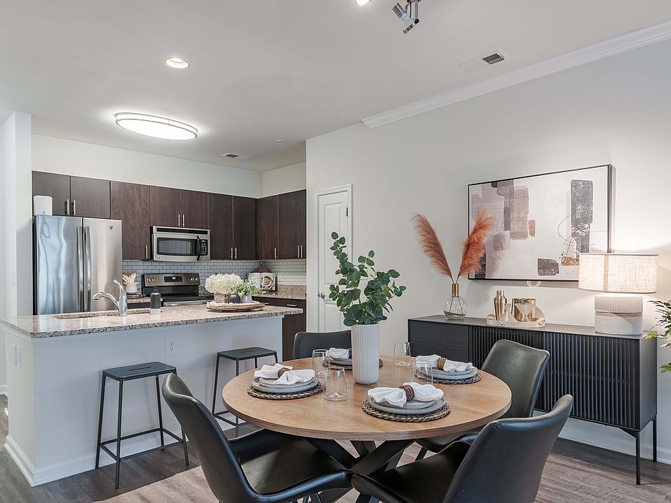 Apartment Dining