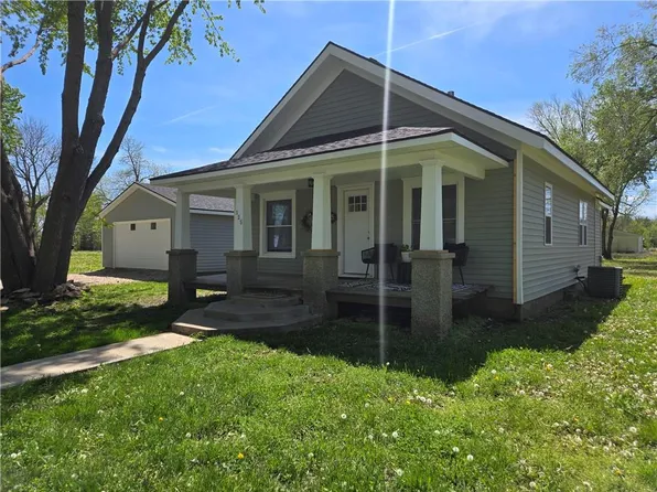125 W Kimball St, Parker, KS 66072
