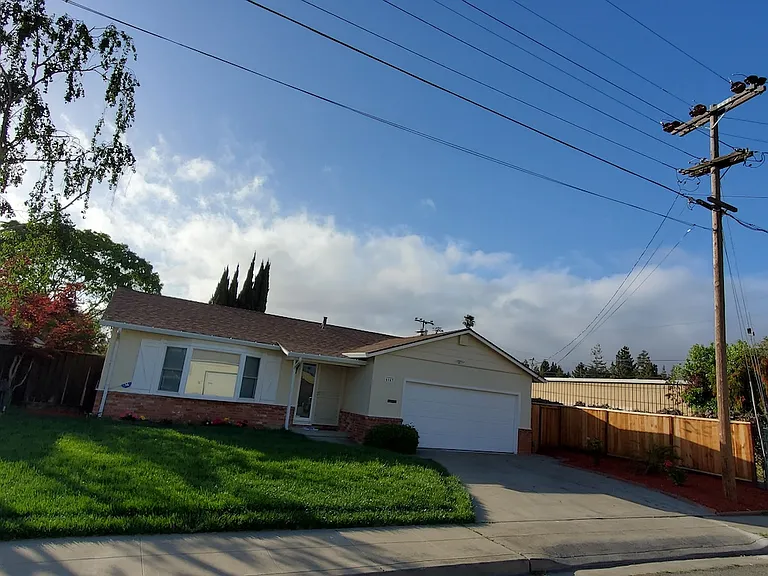 4649 Deadwood Dr — Photo 2