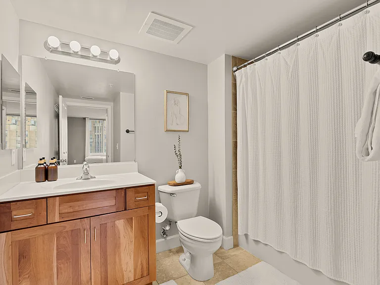 1220 N Fillmore St #810 — Photo 22