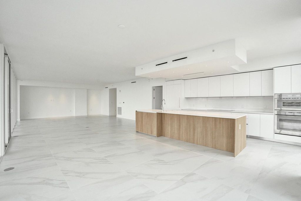 407 N Riverside Drive #401, photo 5