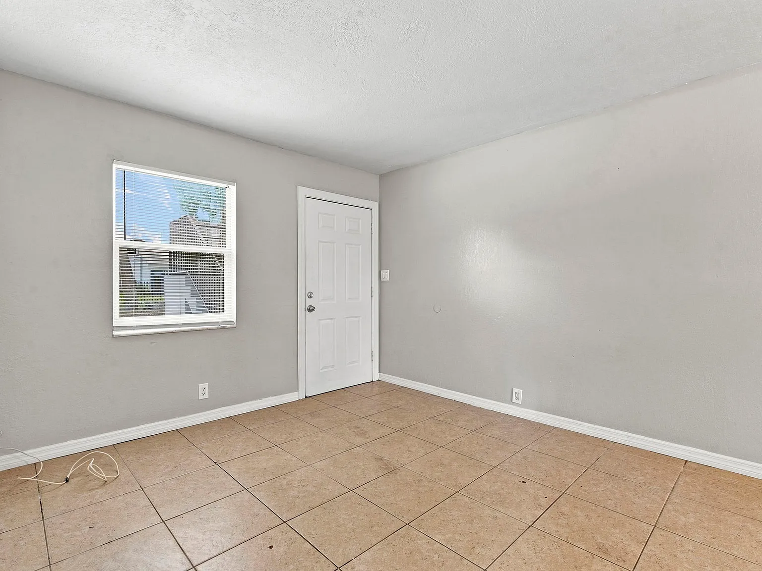 2 bed, 625 sqft, $1,300 — Photo 4