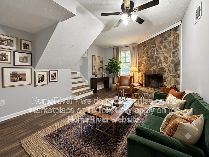 3 bed, 2.0 bath, 1600 sqft, $1,895 — Photo 2