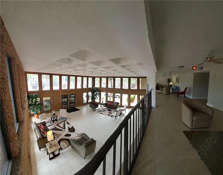 1 bed, 1.5 bath, 741 sqft, $1,450 — Photo 4