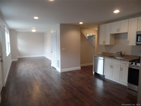 5th image of 216 Orange St