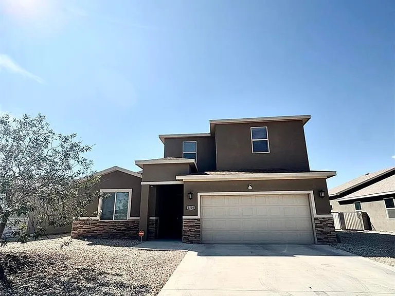 3709 Saguaro Dr — Photo 1