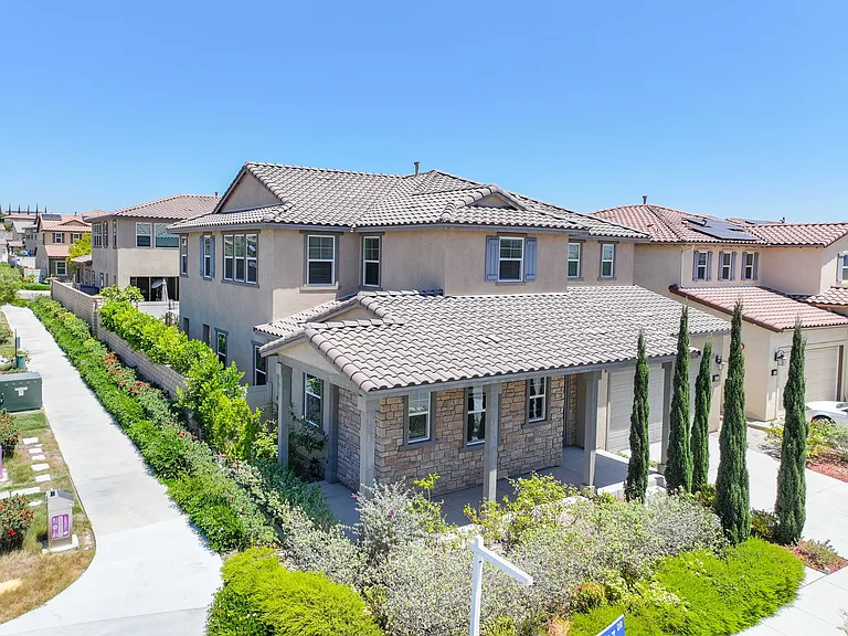 1805 Martinez Dr — Photo 46