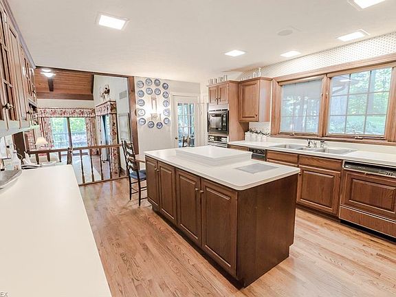 5th image of 15615 Priorway Dr