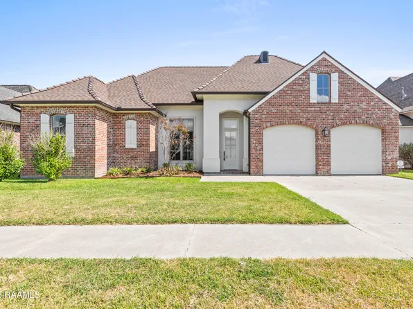 203 Ember Grove Xing, Lafayette, LA 70508