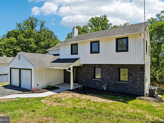 3rd image of 444 Rocksville Rd