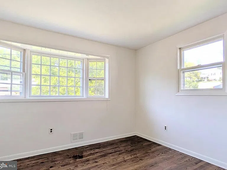 5725 Nevada St — Photo 10