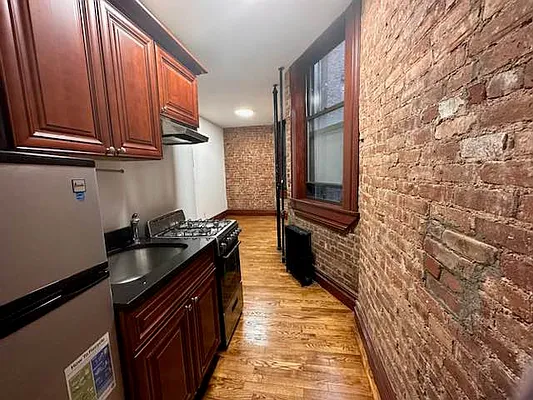 Rented by Bond New York | media 7