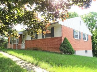437 S 9th St, Akron, PA 17501
