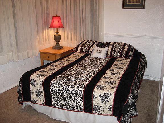 Guest Bedroom #1