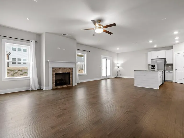 4787 Wellesley Dr — Photo 9
