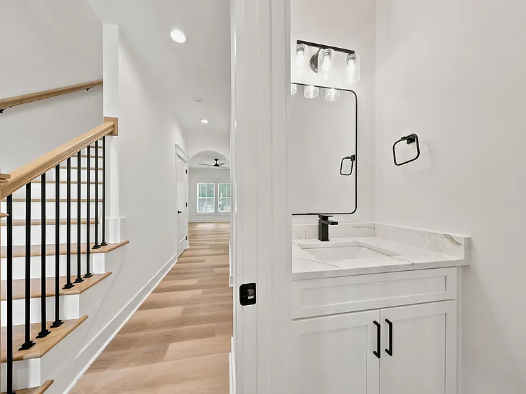 149 Luke Ct — Photo 14