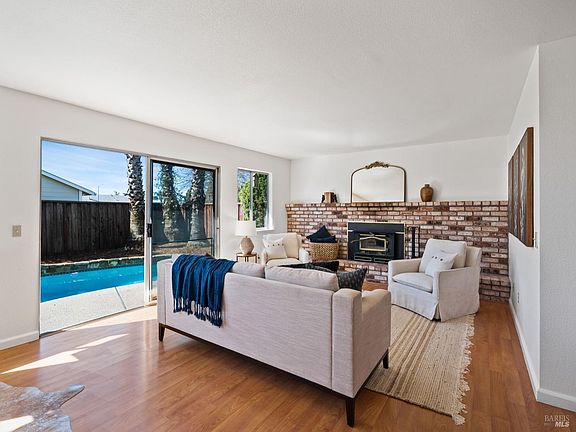 2nd image of 742 Bordeaux Drive