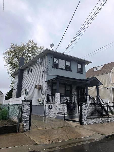 1st image of 37 Scarboro Ave #2